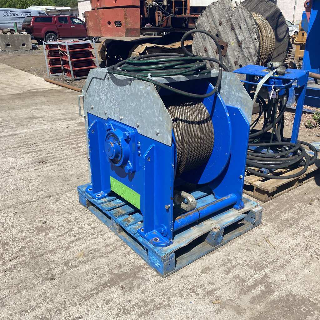 Hydraulic winch supply