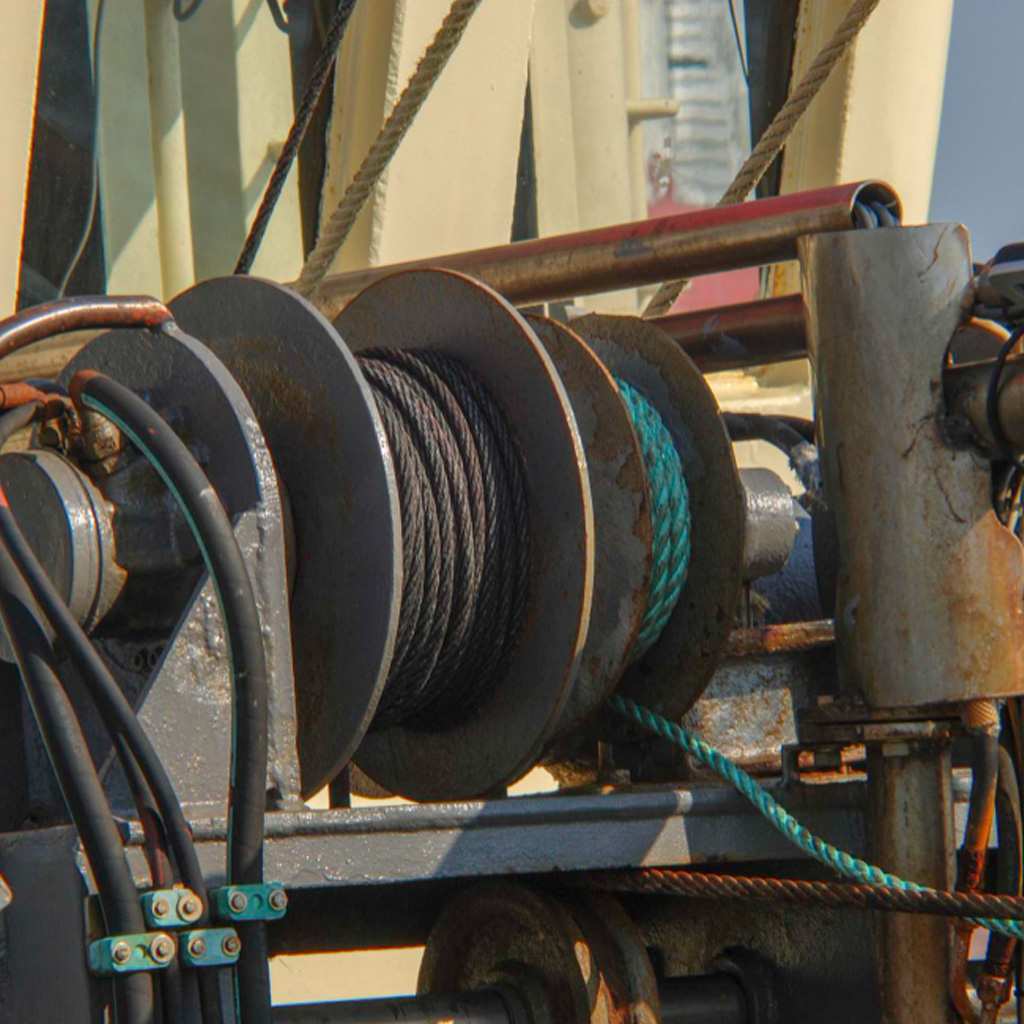 Hydraulic winch supply